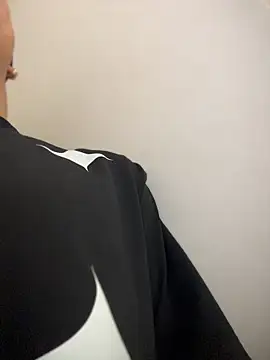 AlphaMasterXxx online show from October 2025 08:33:02 AM