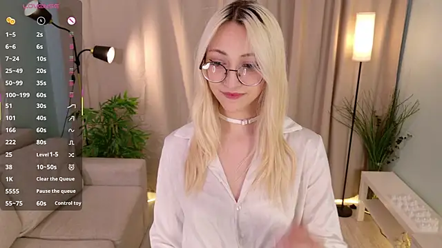 Snapshot of Marry_sharp chatting on November 2025 09:15:02 PM Marry sharp online show from November 2025 09:15:02 PM