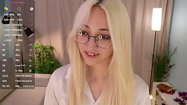 Snapshot of Marry_sharp chatting on October 2025 09:05:01 PM Marry sharp online show from October 2025 09:05:01 PM