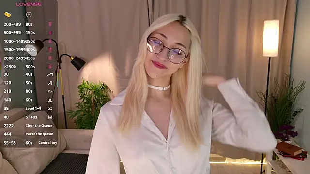 Snapshot of Marry_sharp chatting on October 2025 09:14:02 PM Marry sharp online show from October 2025 09:14:02 PM