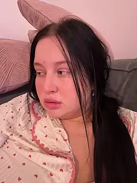 Snapshot of brunetteGirl274 chatting on October 2025 09:27:01 PM brunetteGirl274 online show from October 2025 09:27:01 PM