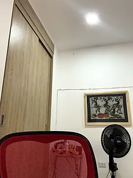 EmilyKisx online show from November 2025 01:48:02 PM