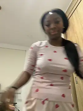 EmilyKisx online show from October 2025 12:13:02 PM