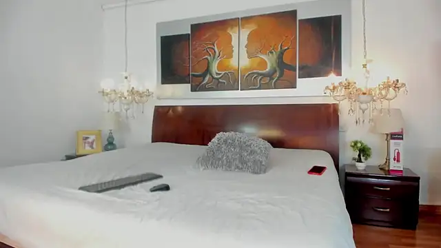 Valentiinoss online show from November 2025 07:39:01 PM