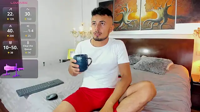 Valentiinoss online show from September 2025 08:37:01 PM