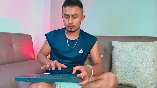 Snapshot of Valentiinoss chatting on June 2026 09:04:02 PM Valentiinoss online show from June 2026 09:04:02 PM