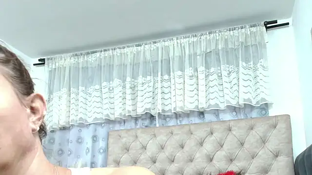 Victoriacoperino online show from December 2025 01:25:02 PM