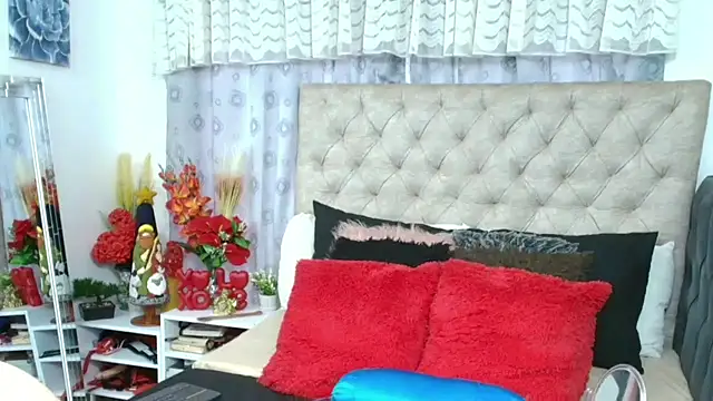 Victoriacoperino online show from December 2025 01:24:02 PM