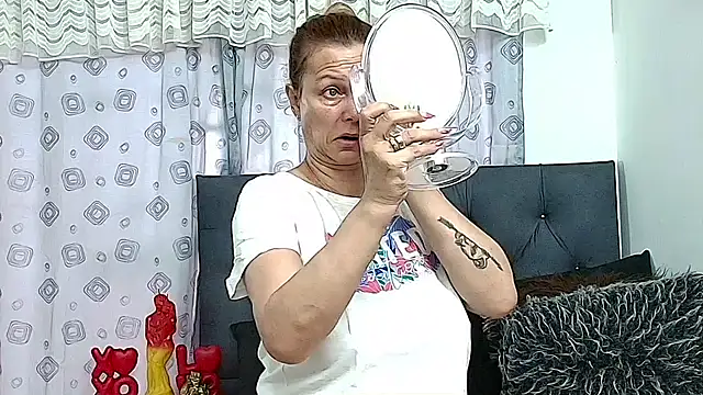 Victoriacoperino online show from November 2025 02:17:01 PM