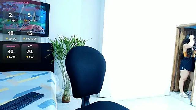 Allhondra online show from September 2025 08:57:01 PM
