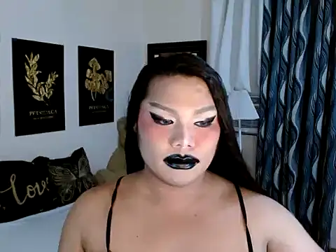 Snapshot of TSbrianaHugeCock chatting on December 2025 04:22:01 PM TSbrianaHugeCock online show from December 2025 04:22:01 PM