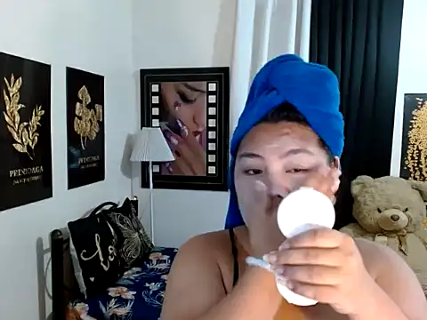 TSbrianaHugeCock online show from February 2026 04:41:01 PM