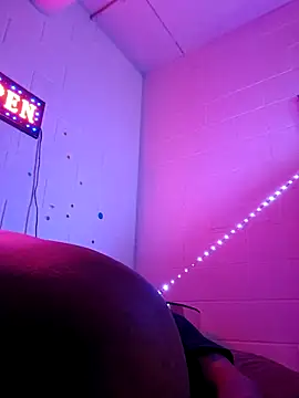 Snapshot of Nuttygmarley chatting on November 2025 09:43:01 AM Nuttygmarley online show from November 2025 09:43:01 AM