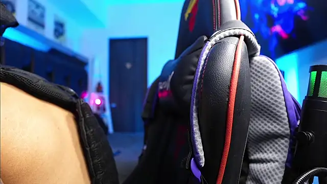 logan hugh8 online show from February 2026 02:44:02 AM