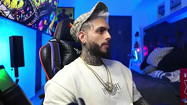 logan hugh8 online show from February 2026 06:22:01 AM