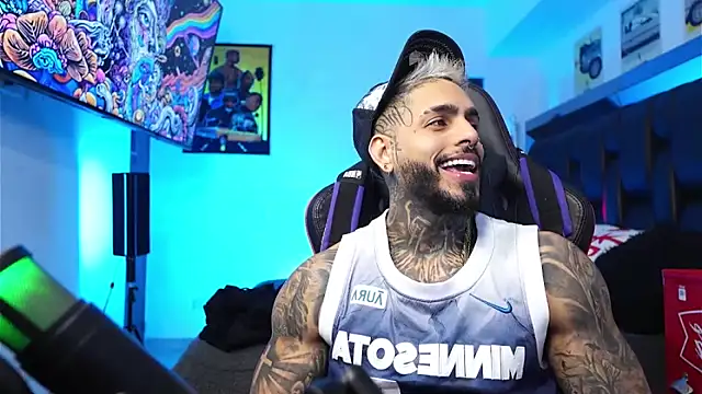 logan hugh8 online show from February 2026 08:41:01 PM