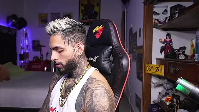 logan hugh8 online show from April 2026 09:18:02 PM