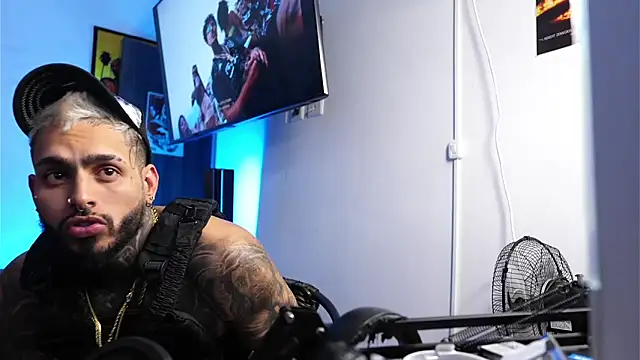 logan hugh8 online show from February 2026 04:32:01 AM