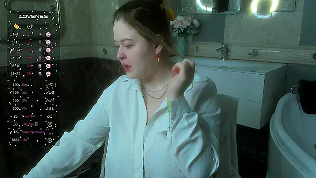 HelenHartt online show from April 2026 08:32:02 AM