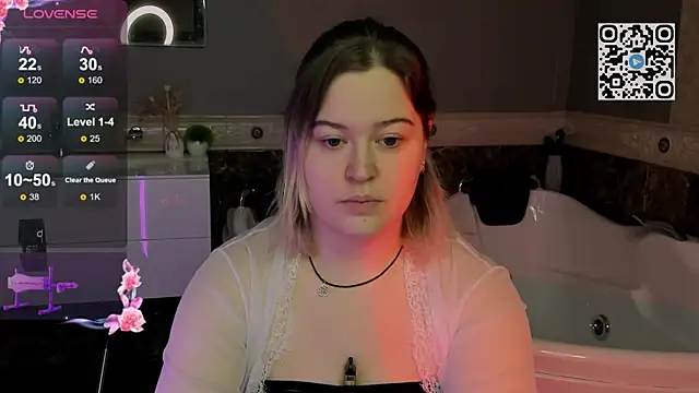 Snapshot of HelenHartt chatting on November 2025 02:00:02 AM HelenHartt online show from November 2025 02:00:02 AM