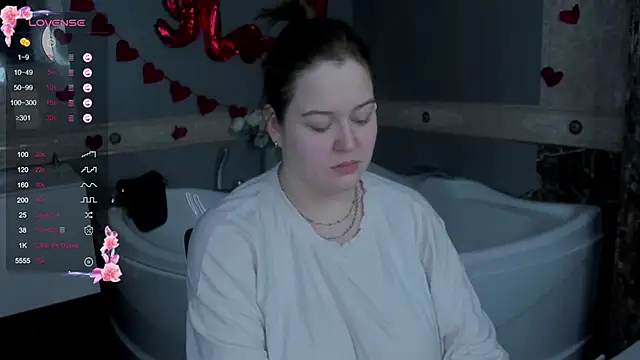 Snapshot of HelenHartt chatting on February 2026 09:00:02 AM HelenHartt online show from February 2026 09:00:02 AM