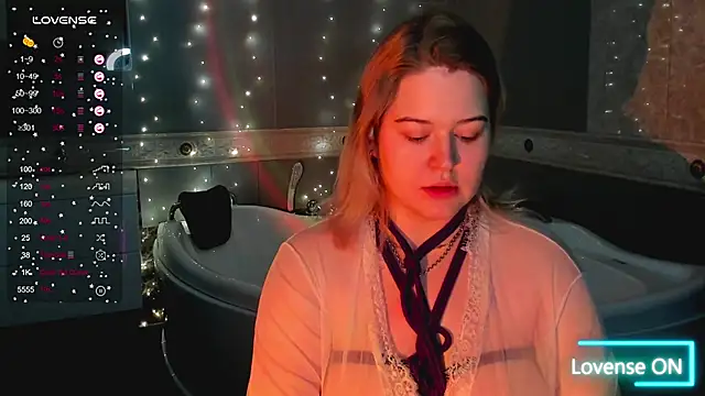 Snapshot of HelenHartt chatting on February 2026 08:54:02 AM HelenHartt online show from February 2026 08:54:02 AM