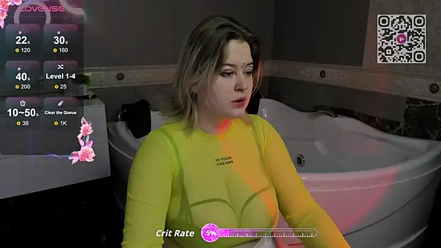 Snapshot of HelenHartt chatting on November 2025 03:18:01 AM HelenHartt online show from November 2025 03:18:01 AM