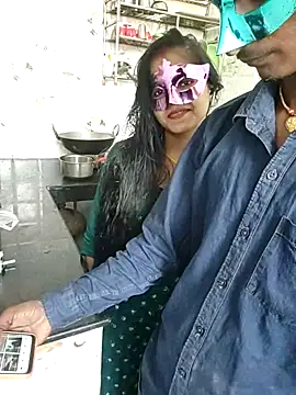 Snapshot of LOVE568 chatting on November 2025 06:18:01 AM LOVE568 online show from November 2025 06:18:01 AM