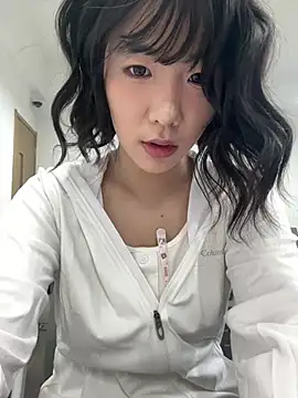 luluya1314 online show from April 2026 10:31:01 AM