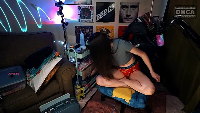 urhappywaifu online show from February 2026 02:01:01 AM