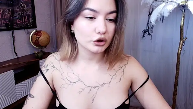 Dark Moni online show from October 2025 02:43:01 AM