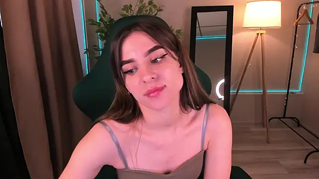 Snapshot of lasly_moon chatting on April 2026 12:12:02 AM lasly moon online show from April 2026 12:12:02 AM