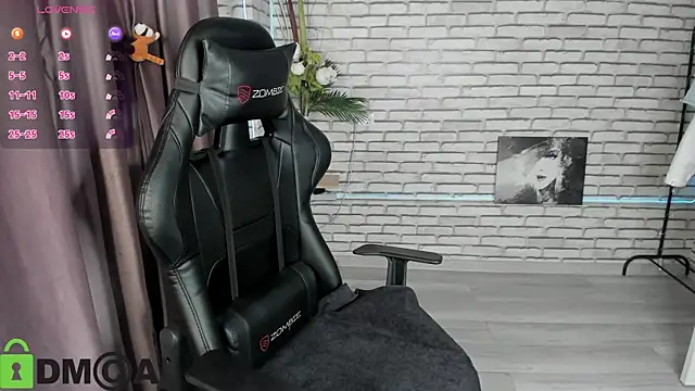 lasly moon online show from October 2025 01:07:02 AM