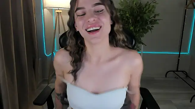 lasly moon online show from April 2026 12:07:01 AM