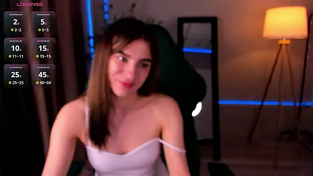 Snapshot of lasly_moon chatting on May 2026 11:52:01 PM lasly moon online show from May 2026 11:52:01 PM
