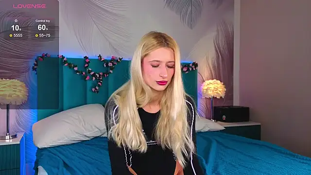 Snapshot of Monica_Leen chatting on December 2025 06:51:02 AM Monica Leen online show from December 2025 06:51:02 AM