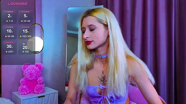 Snapshot of Monica_Leen chatting on October 2025 06:34:01 AM Monica Leen online show from October 2025 06:34:01 AM