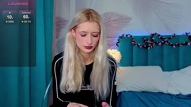 Snapshot of Monica_Leen chatting on November 2025 06:24:01 AM Monica Leen online show from November 2025 06:24:01 AM