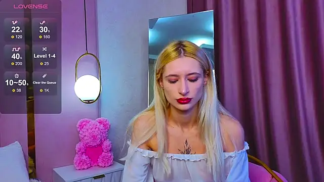 Snapshot of Monica_Leen chatting on October 2025 06:23:02 AM Monica Leen online show from October 2025 06:23:02 AM