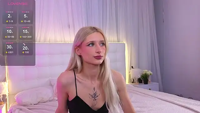 Snapshot of Monica_Leen chatting on January 2026 06:28:02 AM Monica Leen online show from January 2026 06:28:02 AM