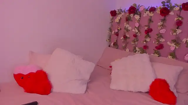 MiaWonderfull online show from February 2026 04:59:02 AM