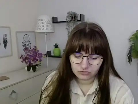 Julie Diamond online show from November 2025 01:44:02 PM