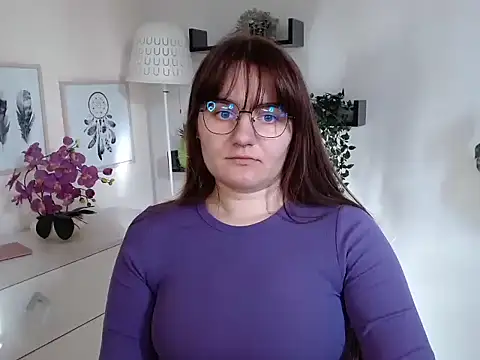 Snapshot of Julie_Diamond chatting on October 2025 12:28:01 PM Julie Diamond online show from October 2025 12:28:01 PM