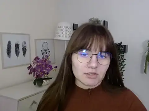 Julie Diamond online show from December 2025 05:14:02 PM