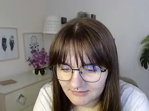 Julie Diamond online show from November 2025 01:34:02 PM