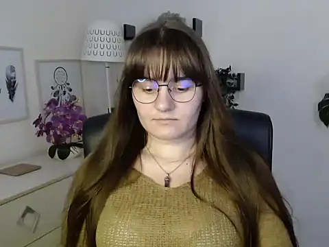 Snapshot of Julie_Diamond chatting on September 2025 12:33:01 PM Julie Diamond online show from September 2025 12:33:01 PM
