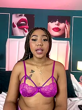 Snapshot of AngelaRoberts chatting on October 2025 04:07:02 PM AngelaRoberts online show from October 2025 04:07:02 PM