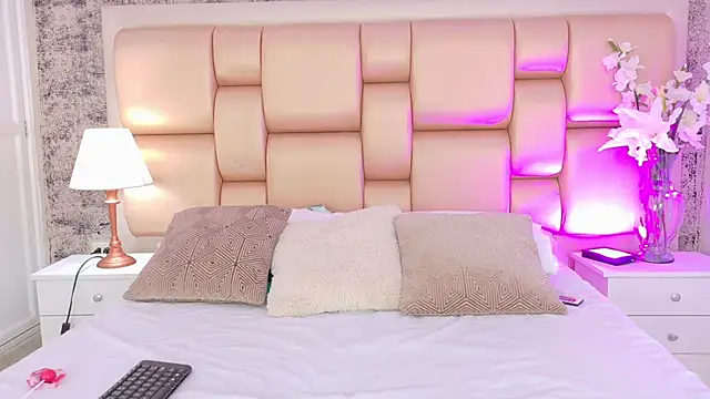 AngelaRoberts online show from November 2025 06:01:02 AM