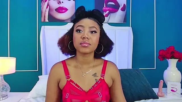 Snapshot of AngelaRoberts chatting on October 2025 04:14:01 AM AngelaRoberts online show from October 2025 04:14:01 AM