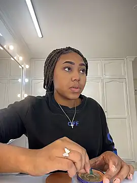 Snapshot of AngelaRoberts chatting on February 2026 08:10:01 PM AngelaRoberts online show from February 2026 08:10:01 PM